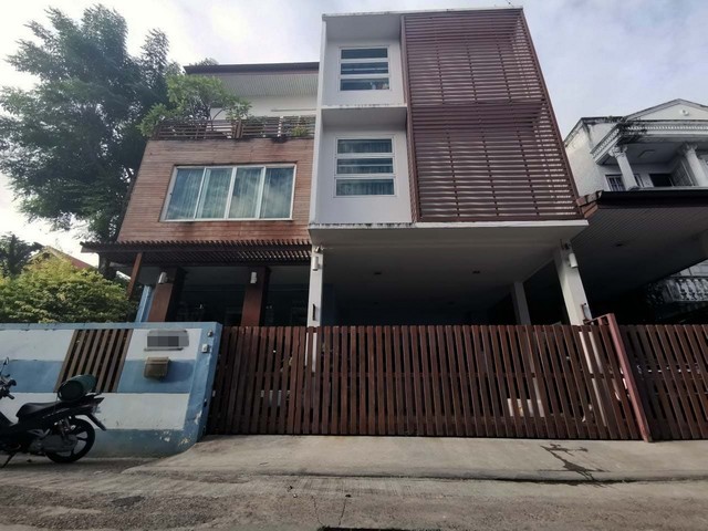 รูปภาพหลัก